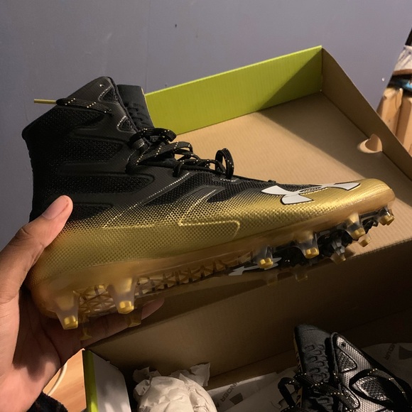 Underarmour football cleats - Picture 2 of 5
